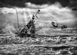 Golden Dragon Photo Award - Tong Hu (China) - Sailing In A Boat